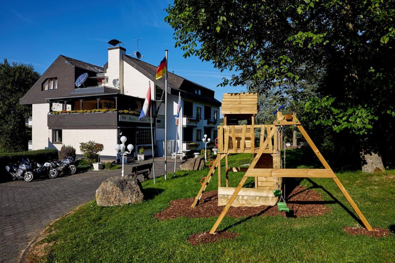 Hotel-Restaurant Maas Lutzerath Exterior foto